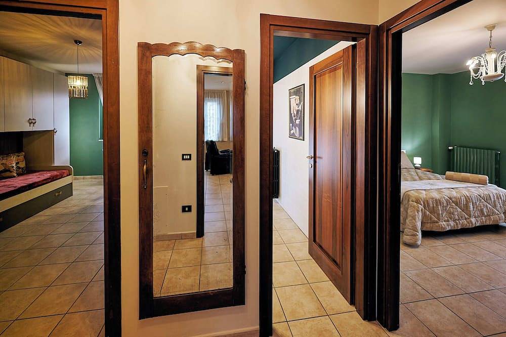 Apartamento entero, Spacious Vintage Style Apartment, family and pet friendly in San Giovanni Rotondo, Gargano