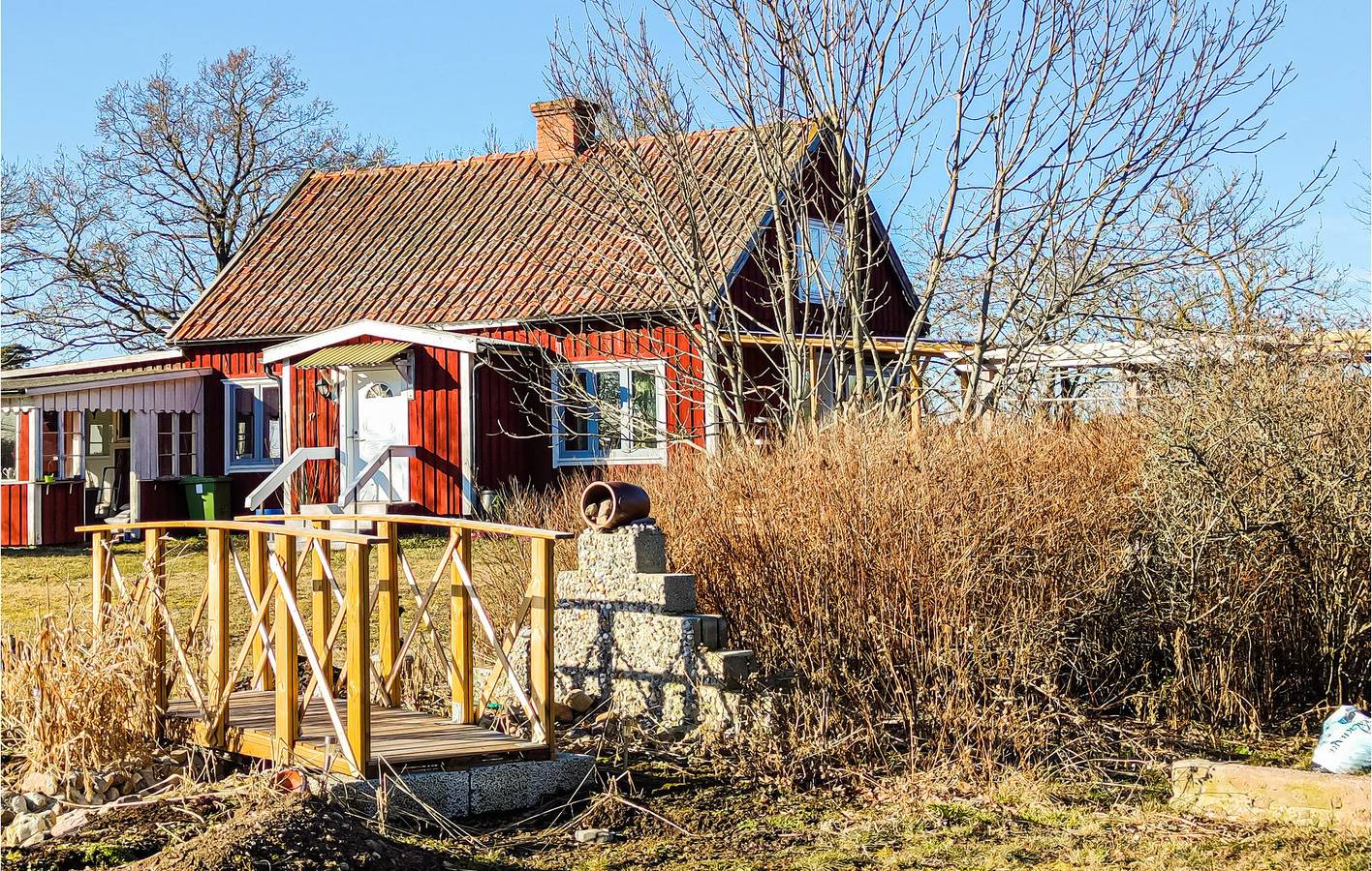 Hus för 6 Personer med trädgård in Mönsterås och omgivningar