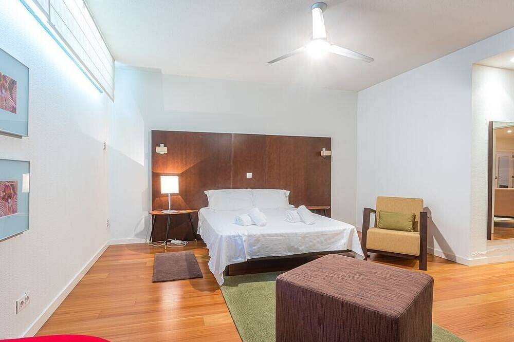 Luxury Lisbon Coast Villa | 4 Bedrooms | Villa Belga Queen | Private Swimming Pool & Games Room | Cascais in Aldeia de Juzo, Cascais e Estoril