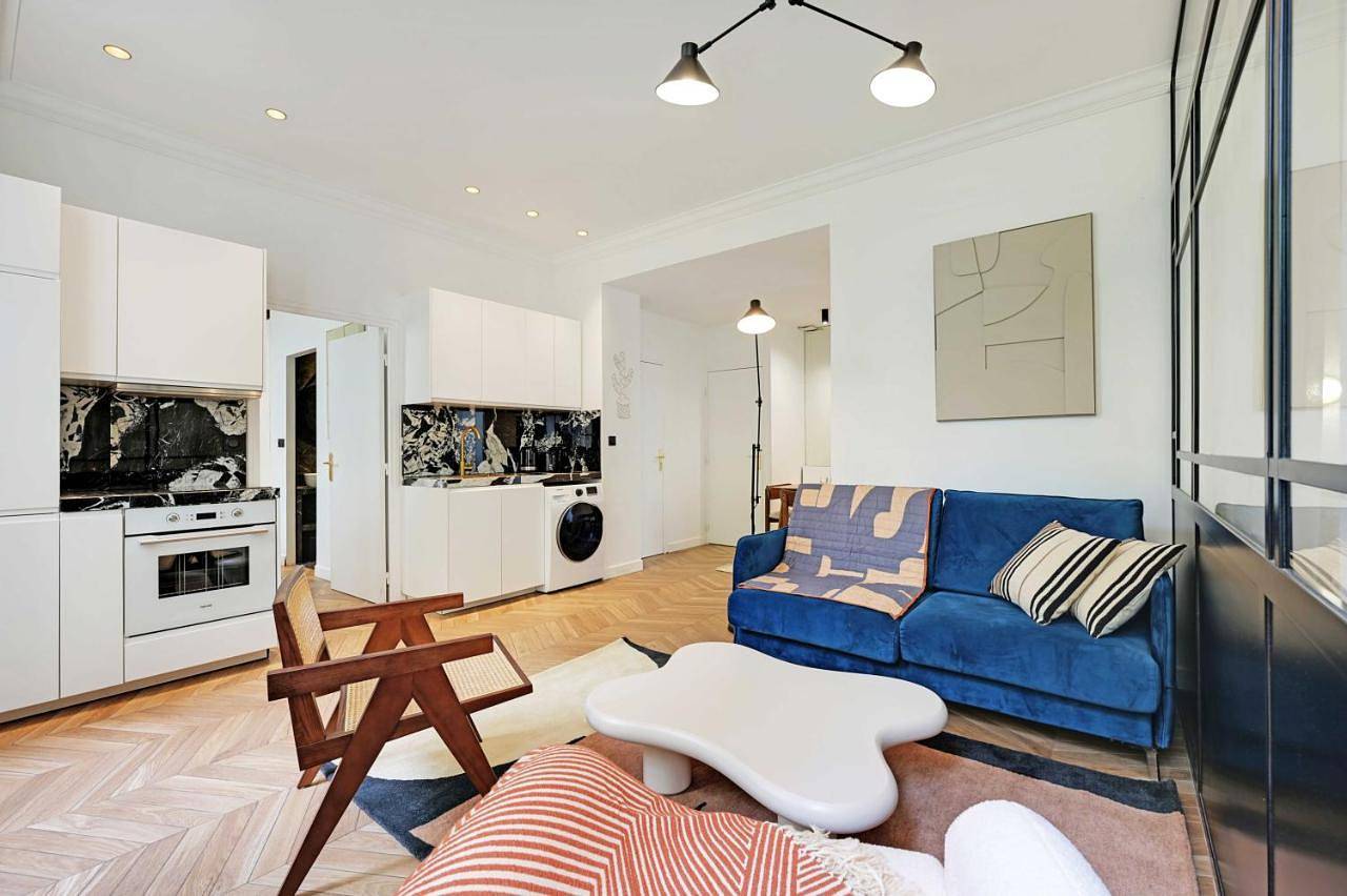 Appartement entier, Three-Bedroom Apartment in Paris, Île de France