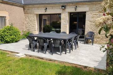 Gîte pour 10 personnes, avec jardin à Péaule