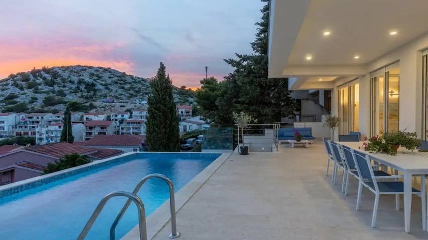 Villa pour 10 personnes, avec terrasse et piscine, animaux acceptés à Drage (Pakoštane) - 2