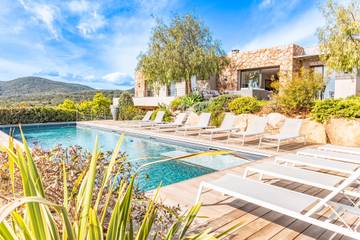 Location de vacances pour 12 personnes, avec jardin et piscine, animaux acceptés dans Pinarellu