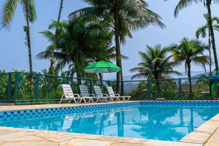 Pousadas para 3 pessoas, com piscina e jardim - 1