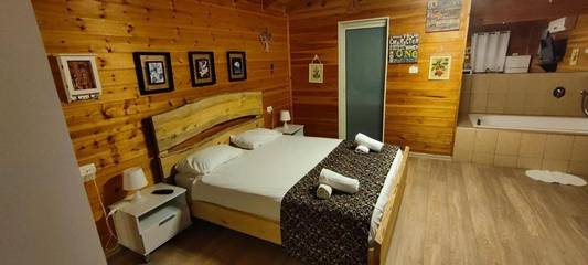 Cottage pour 6 personnes, avec terrasse ainsi que piscine et jacuzzi à Tibériade