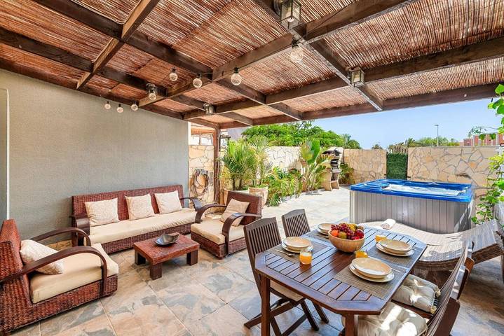 Casa de vacaciones para 6 personas, con terraza y jacuzzi en Tenerife