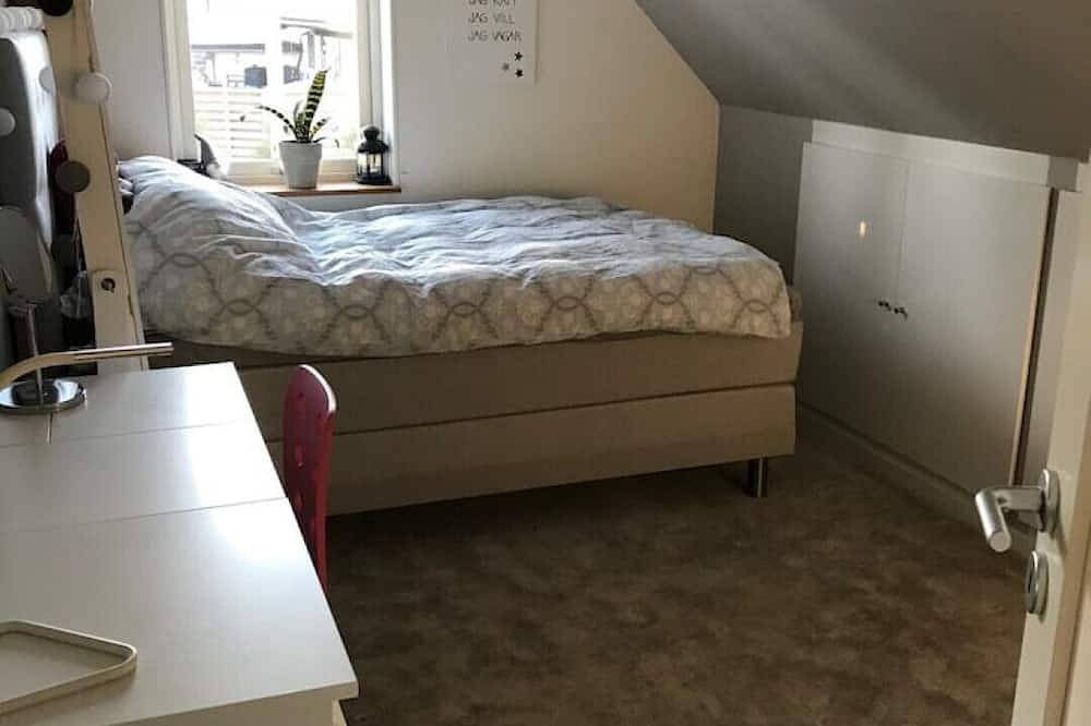 Pool, Jacuzzi, Sauna - Family Villa and Small House in Stockholm in Täby kommun, Schwedische Ostsee