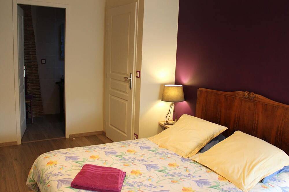 Geräumiges Gîte mit privatem Garten, Ping-Pong, Fahrrädern und Kamin - Ideal für Familien! in Chalais (Charente), Charente