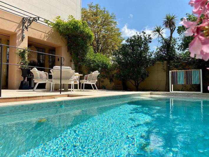 Location de vacances pour 2 personnes, avec vue ainsi que piscine et jardin à Claviers - 2