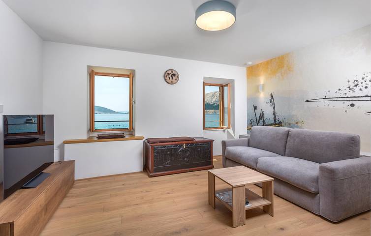 Apartamento vacacional entero, Acogedor apartamento cerca de Vela Plaža con wifi y aparcamiento in Vela plaža, Baska