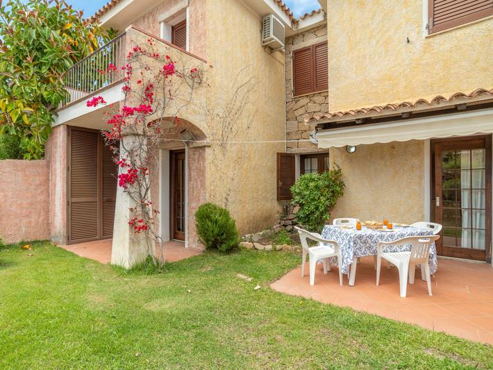 Gîte pour 4 personnes, avec terrasse et jardin à Arzachena - 3
