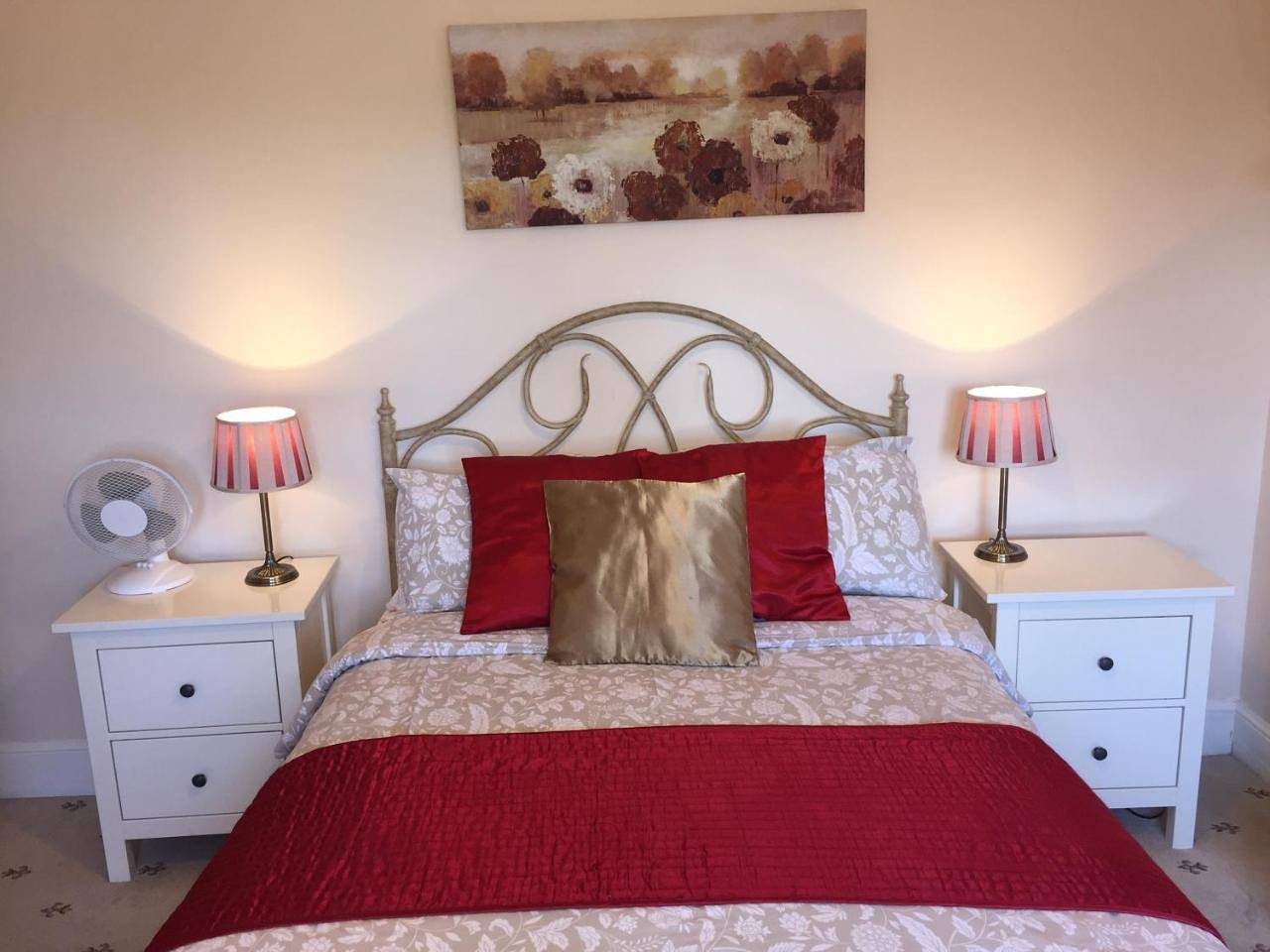 Double Room with Private Bathroom in Worcester, Worcestershire
