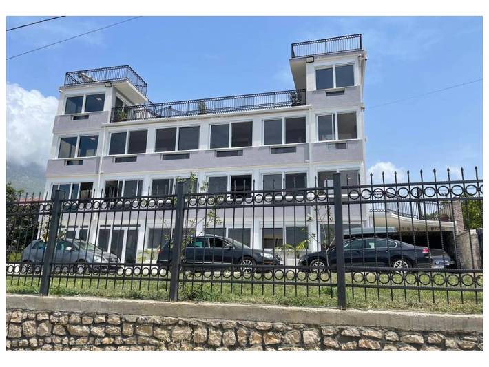 Apartamento para 6 personas, con terraza en Montenegro
