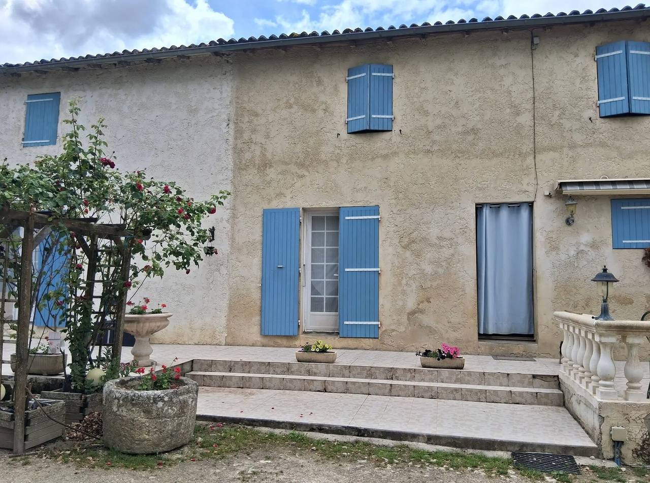 Habitación de huéspedes «Les Lauriers» con terraza y jardín compartidos, Wi-Fi in Antezant-la-Chapelle, Saint-Jean-d'Angély region