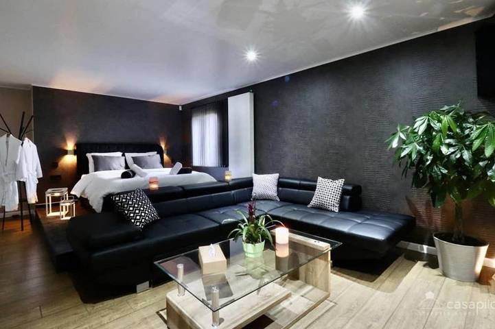Chambre d’hôte pour 2 personnes, avec jacuzzi ainsi que sauna et jardin