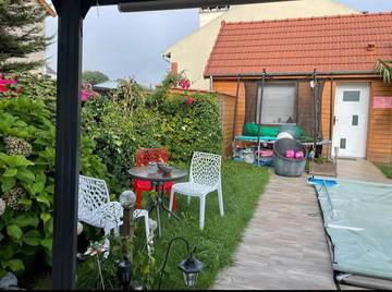 Gîte pour 2 personnes, avec piscine et jardin à Brunoy