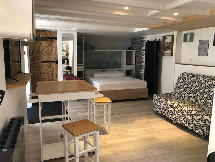 Gîte pour 3 personnes, avec terrasse à Vaugneray