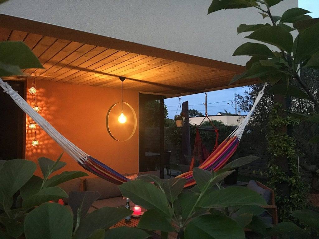 Chambre confortable avec parking et vue sur le jardin à 1,5 km du Mans in Le Mans, Sarthe
