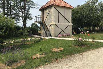 Gîte pour 2 personnes, avec jacuzzi à Laplume