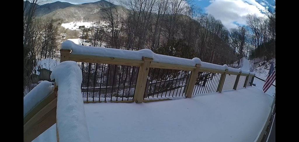 Halfback Ridge -Hot Tub-Magnificent Views-Motorcycle & Pet-Friendly-Fenced Yard\n in Blue Ridge Parkway, Maggie Valley