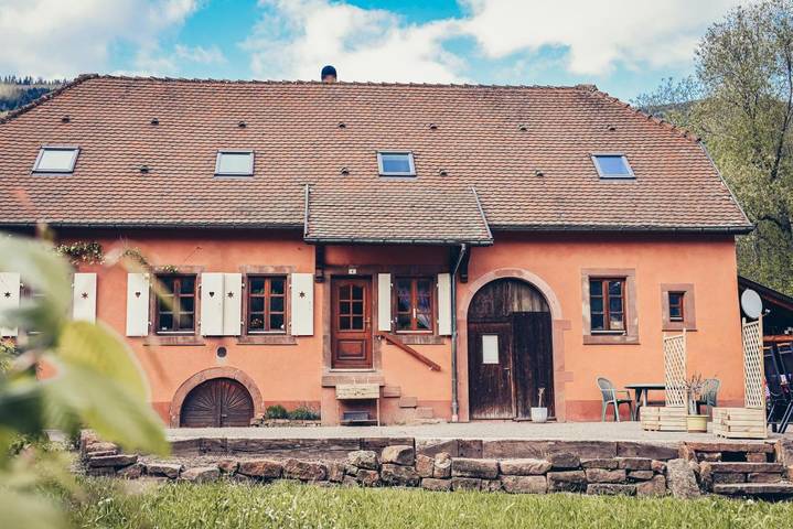 Gîte pour 6 personnes, avec vue et jardin à Steige