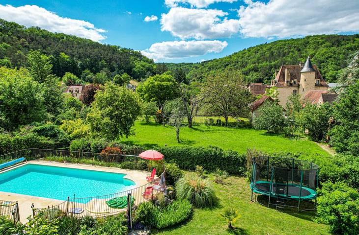 Gîte pour 8 personnes, avec jardin ainsi que piscine et balcon
