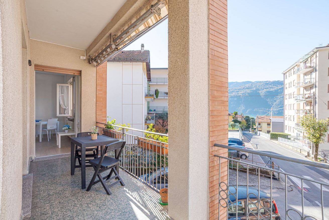 Ganze Wohnung, Ferienwohnung für 2 Personen mit Balkon/Terrasse in Lierna, Westliche Bergamo-Alpen