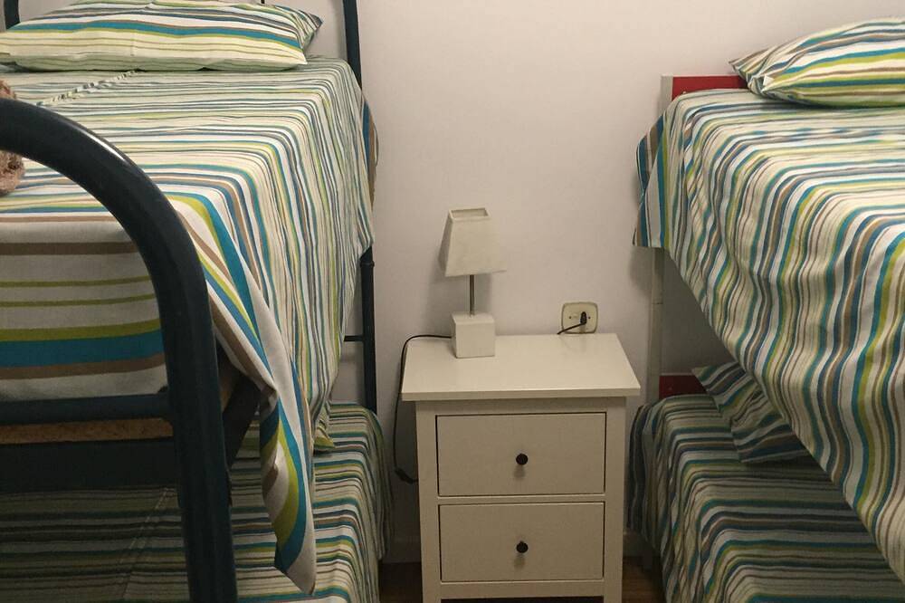 Ganze Wohnung, Boden Baiona Strand und gegenüber dem Parador de Baiona in Baiona, Rías Baixas