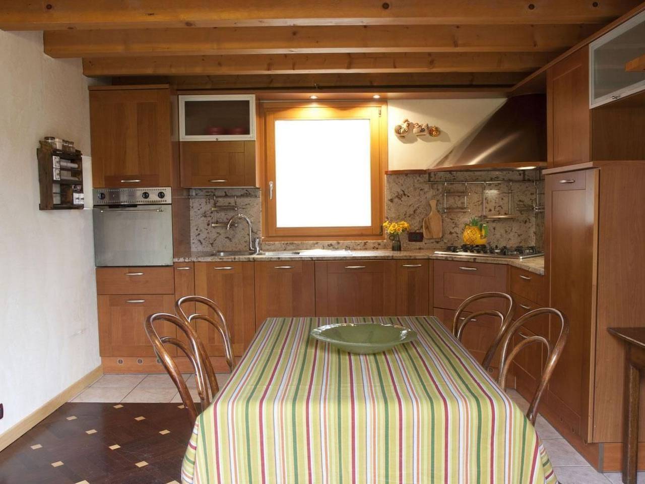 Ganze Wohnung, Wohnung 'Luca' mit Terrasse in Vittorio Veneto, Südliche Karnische Alpen