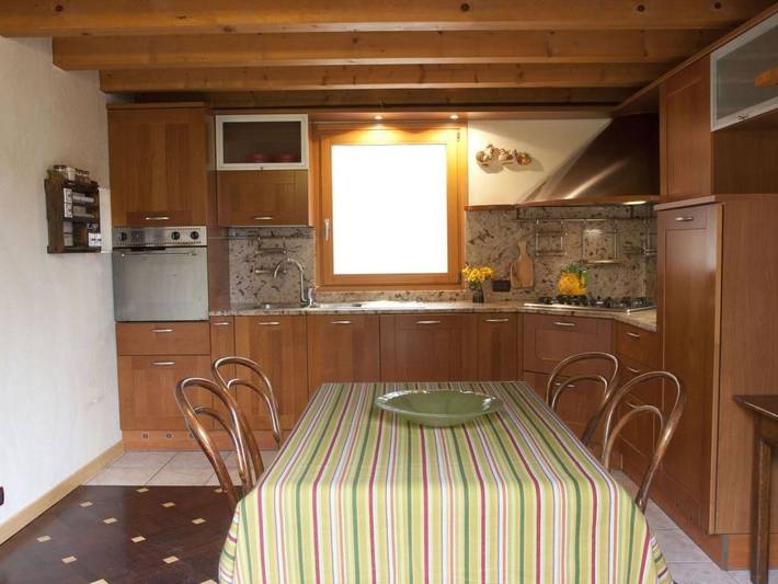 Appartamento intero, Wohnung 'Luca' mit Terrasse in Vittorio Veneto, Prealpi Carniche