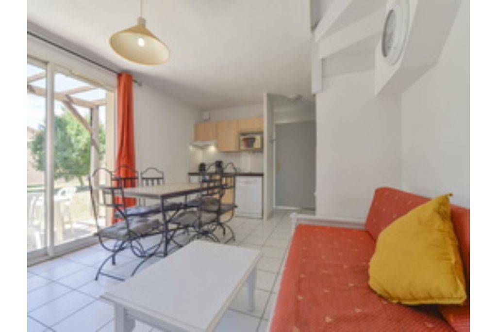 Appartement entier, Sun Hols Les Rives du Lac M3P6 in Saint-Saturnin-lès-Avignon, Vaucluse