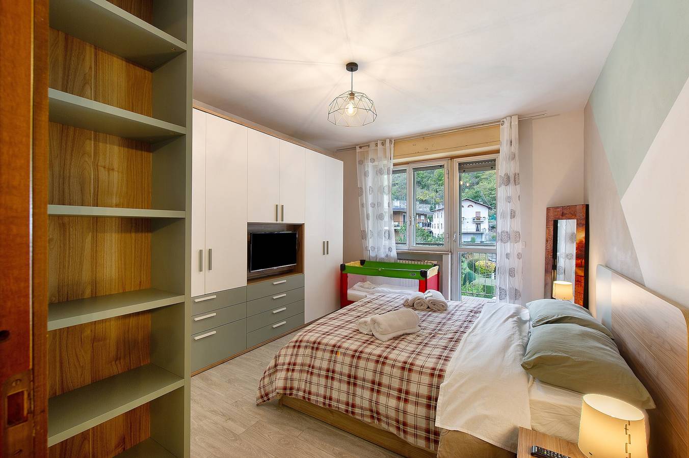 Appartement entier, Appartement moderne de trois pièces à Verrès avec vue sur les montagnes in Verrès, Comune di Verrès