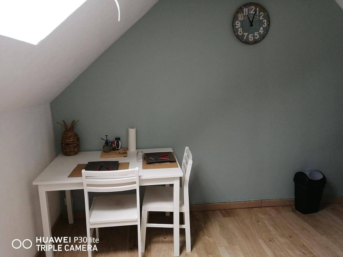 Appartement entier, One-Bedroom Apartment in Le Creusot, Région d'Autun