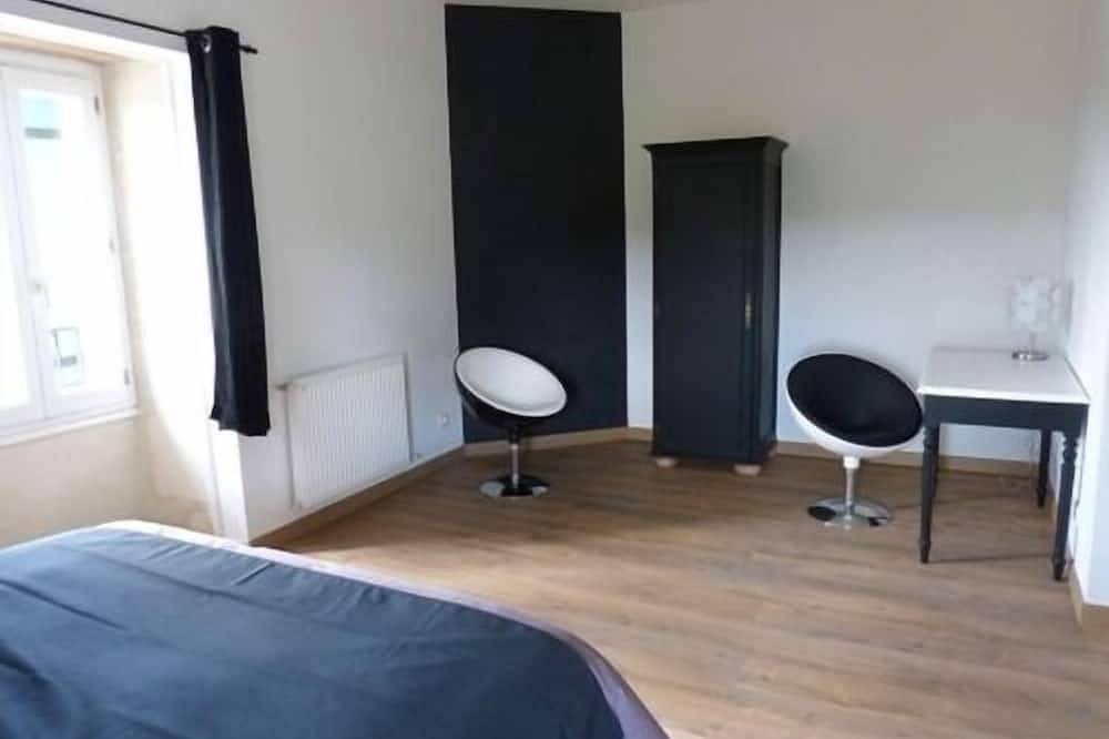 Chambre double à l'étage avec vue sur l'Estuaire et le jardin in Saint-Thomas-de-Conac, Région de Jonzac