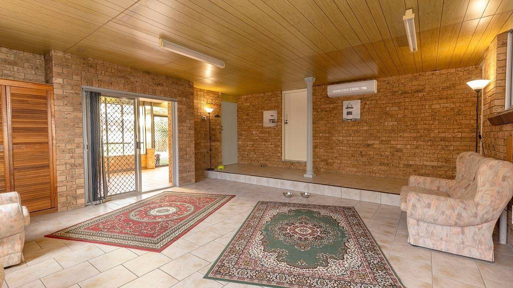 Wayila - Riverfront - Pet Friendly in Hawks Nest, Hunter Valley