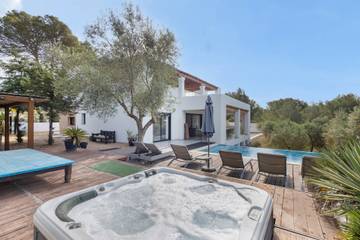 Villa in Sant Josep de sa Talaia, South Ibiza für 8 