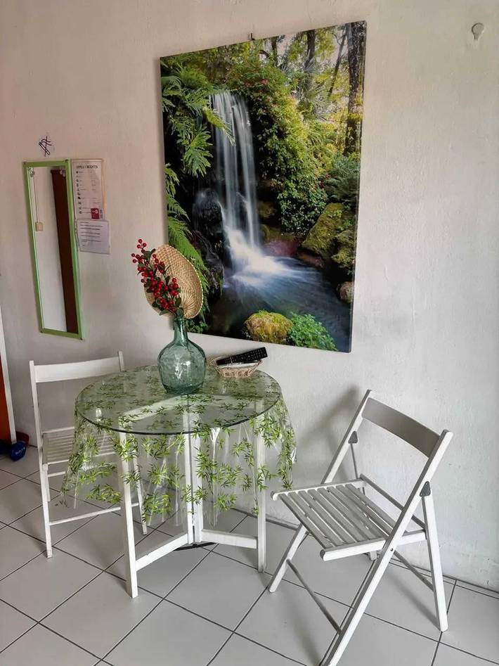 Studio entier, Studio confortable à Fort-de-France de 25 m² avec balcon privé in Martinique