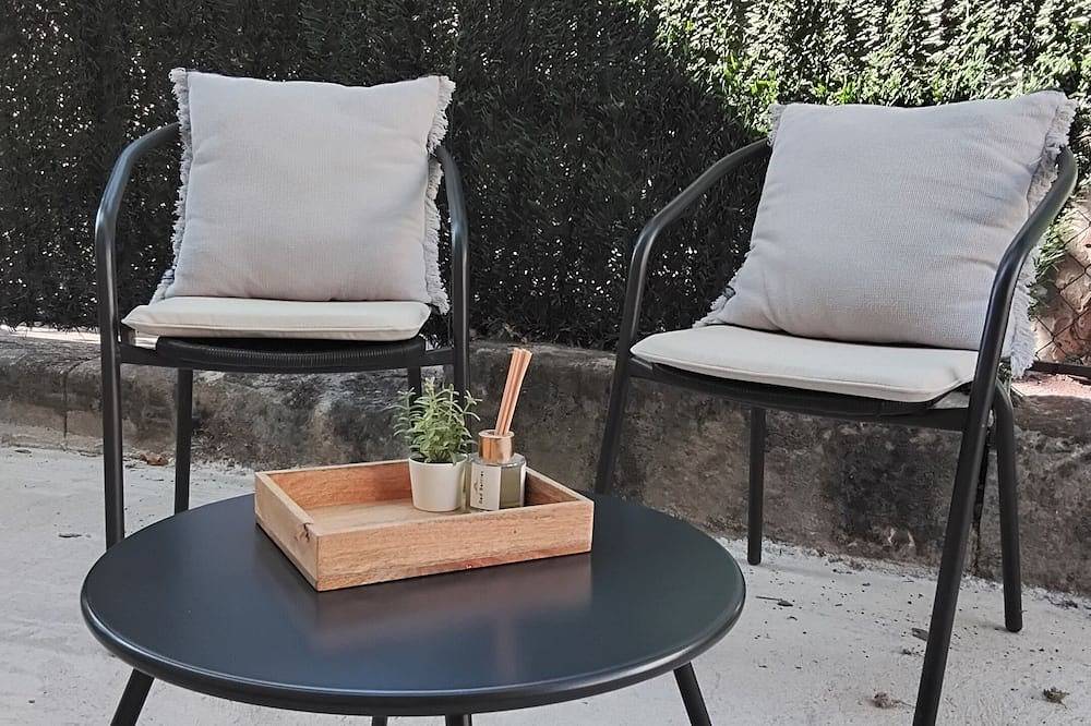 Appartement entier, Appart'hôtel tout confort avec terrasse in Tulette, Région de nyons