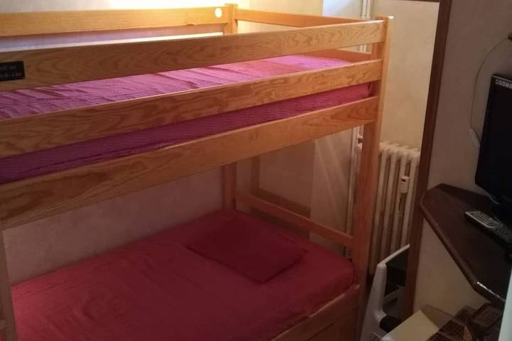 Gîte pour 4 personnes, avec terrasse dans Lac des Confins - 2