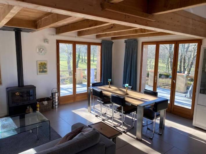 Location de vacances pour 6 personnes, avec jardin ainsi que vue et terrasse, animaux acceptés à Calvignac - 2
