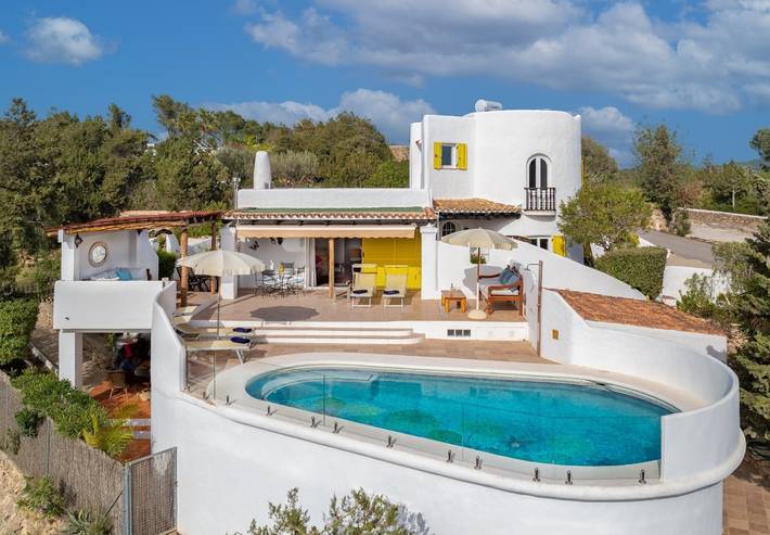 Villa für 5 Personen, mit Balkon und Garten