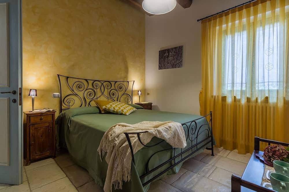 Villa Design 9 - Trois Chambres Villa, Couchages 9 in Pergola, Pesaro-Urbino