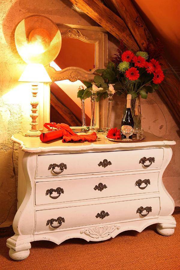 Three-Bedroom House in Berthenay, Région de Tours