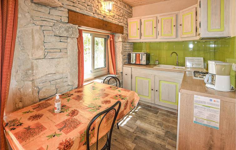 Appartement de vacances entier, Appartement à Nyons : Parking, piscine et jardin in Nyons, Région de nyons