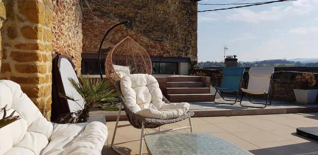 Les Terrasses Dorées - Chambres d'hôtes de charme & Jacuzzi in Châtillon (Rhône), Beaujolais