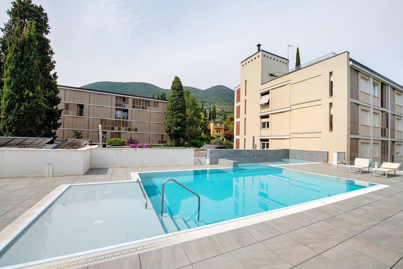 Ganze Wohnung, Apartment 'Michela Flat in Gardone' mit Gemeinschaftspool, Wlan und Klimaanlage in Spiaggia Casinò di Gardone Riviera (Gardone Riviera), Gardone Riviera