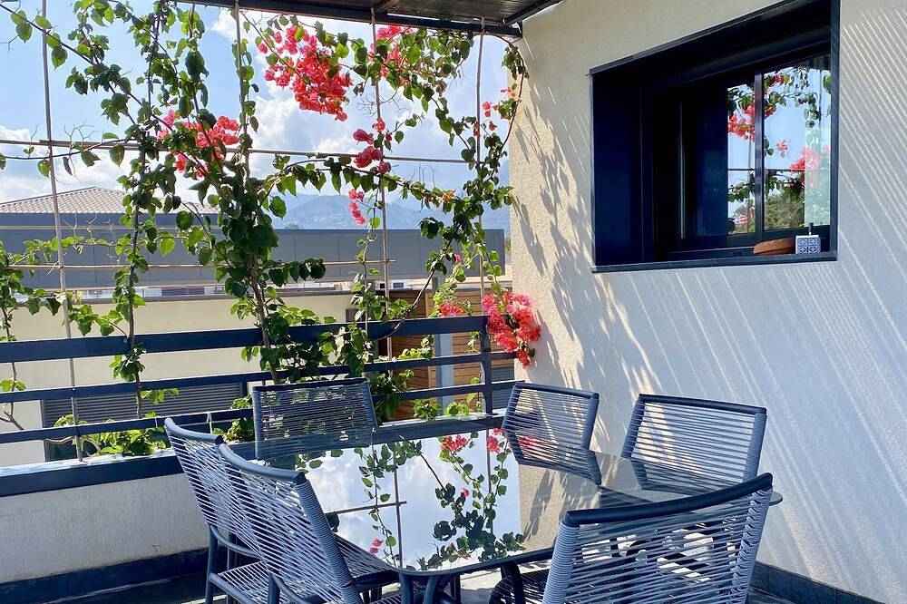 Appartement entier, Vue Imprenable Piscine Chauffee, Les Pieds Dans L'Eau in Prunete, Cervione