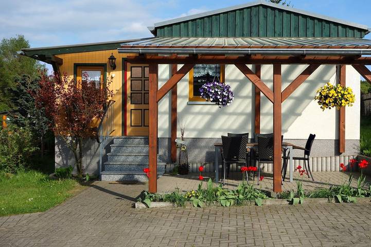 Ferienhaus für 4 Personen, mit Garten und Terrasse sowie Sauna
