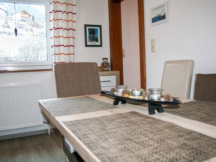 Ferienwohnung für 4 Personen, mit Sauna und Ausblick sowie Terrasse und Garten, mit Haustier in Tiroler Oberland - 3