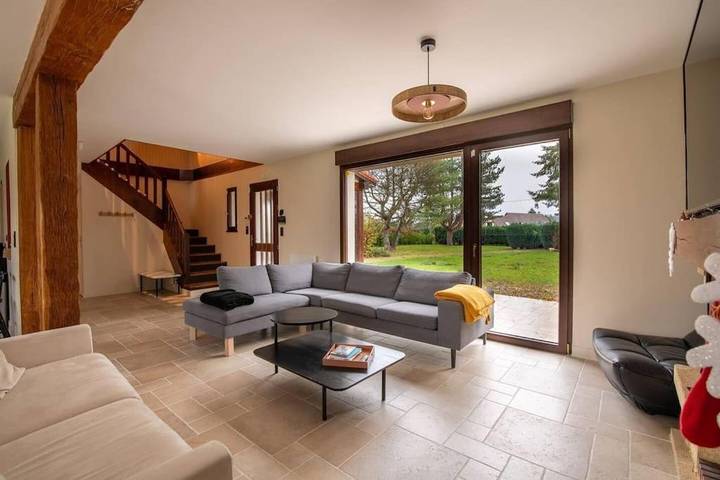 Location de vacances pour 10 personnes, avec jardin et terrasse à Saint-Étienne-la-Thillaye - 3